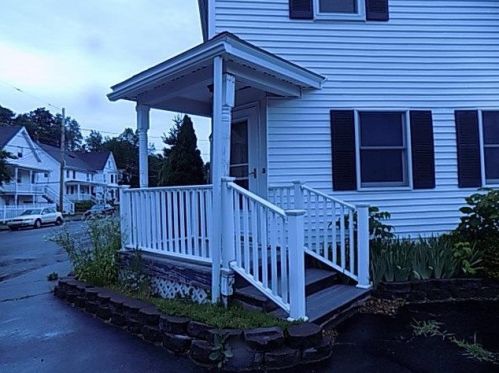 15 Depot St, Somersworth, NH 03878-3032