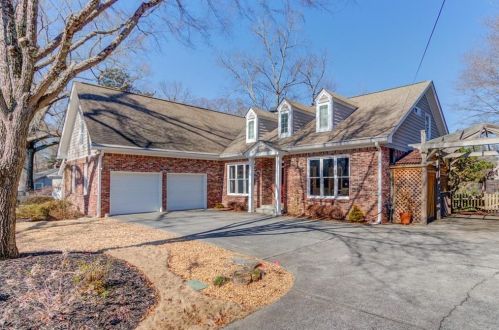 2721 Log Cabin Dr, Atlanta GA  30339-1546 exterior