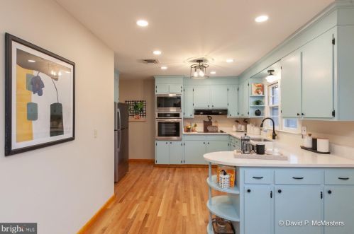 708 Church St, Charles Town, WV 25414-1404