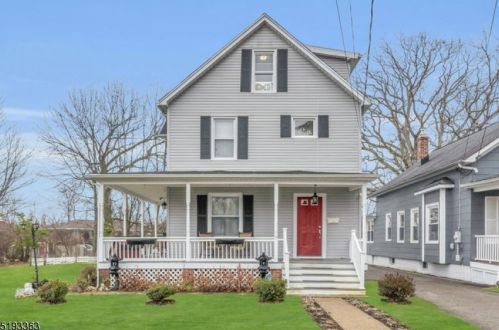 11 Webber St, Bloomingdale, NJ 07403-1222