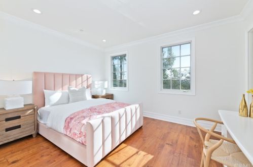 25 Blue Smt, Irvine CA  92603-0168 exterior