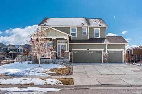 32 Newbern Way, Aurora, CO 80018-1728