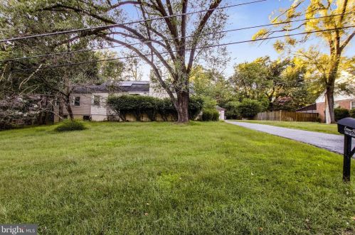 12606 Meadowood Dr, Silver Spring MD 20904-2928 exterior