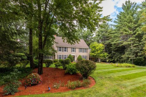 22 Reyners Brook Dr, Dover, NH 03820-5902