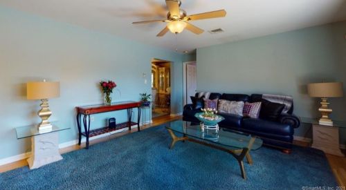 11 Lindenwoods Rd, Norwalk, CT 06851-1507