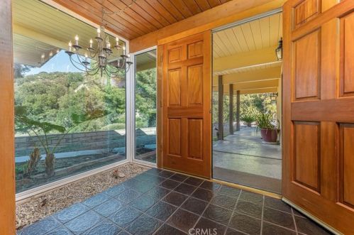 2475 Shields St, Glendale, CA 91214-1544