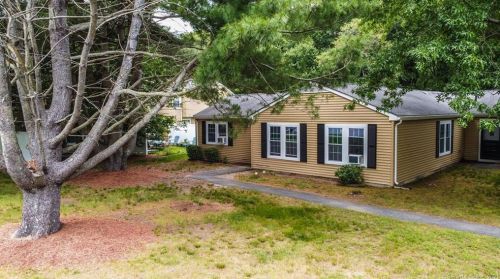 26 Meryl Ct, Groton, CT 06340-4347