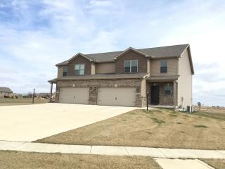 1302 Roberto Rd, Mahomet IL  61853-7445 exterior