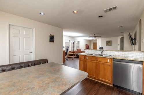 6708 Friendsway Dr, Fort Worth TX  76137-7542 exterior