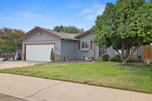 1912 Mariposa Way, Lodi, CA 95242-2539