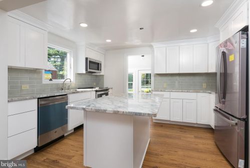 715 Cherry Valley Rd, Princeton NJ  08540-7920 exterior