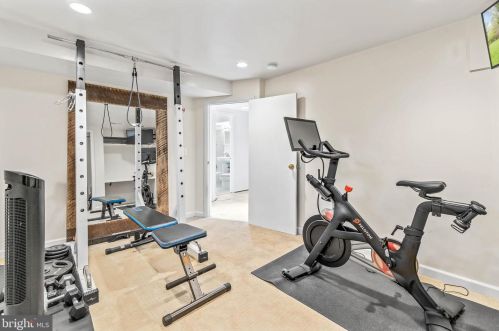 5225 Heming Ave, Springfield VA  22151-2942 exterior