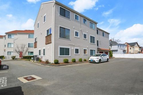 10 Fort Point St, Norwalk CT  06855-1025 exterior