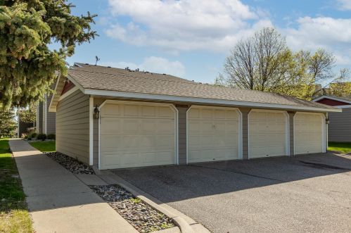 4522 Cinnamon Ridge Trl, Saint Paul MN  55122-2374 exterior