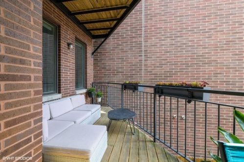 2646 Halsted St, Chicago IL  60608-5905 exterior