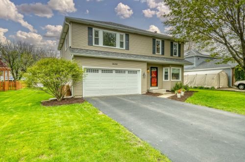 1429 Columbus Dr, Lemont, IL 60490-1409