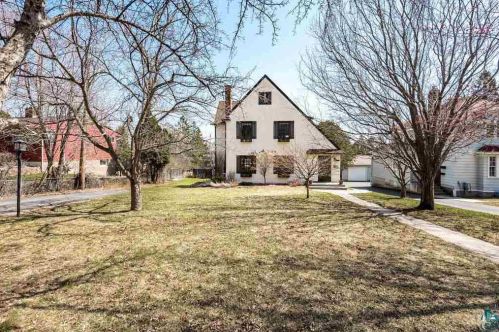1428 Vermilion Rd, Duluth, MN 55812-1524