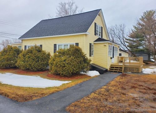 12 Delmont St, Presque Isle, ME 04769-2110