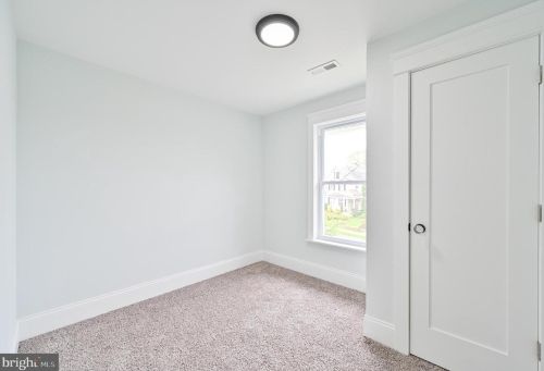 90 Holly Ave, Pitman NJ  08071-1249 exterior