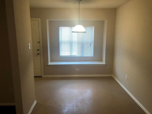 240 Creek Cove Dr, Dallas TX  75217-5618 exterior