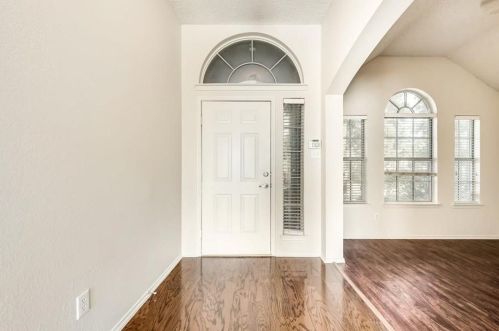 6204 Autumnwood Dr, Frisco TX  75035-2152 exterior