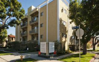 860 Wooster St, Los Angeles CA  90035-1754 exterior