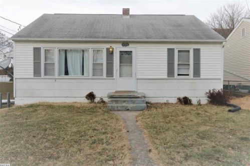 335 Campbell St, Staunton, VA 24401-5016