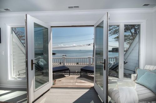 25 Beach Dr, Norwalk CT  06853-1811 exterior