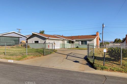 6411 Tournament Dr, Riverside, CA 92509-5762
