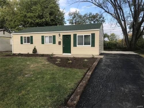 1114 Saint Margaret Dr, East Saint Louis, IL 62206-1636