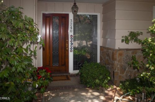 3240 Park Vista Dr, Glendale, CA 91214-3755