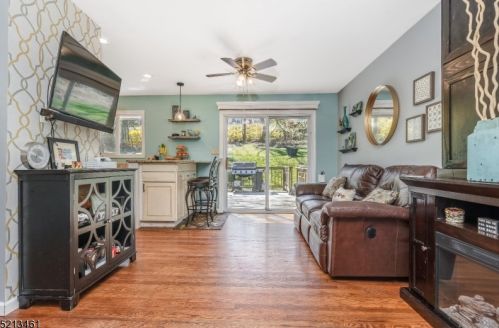 3 Autumn Ln, Hackettstown NJ  07840-4704 exterior