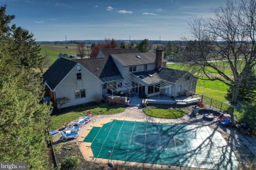 2045 Rockvale Rd, Lancaster PA  17602-1405 exterior