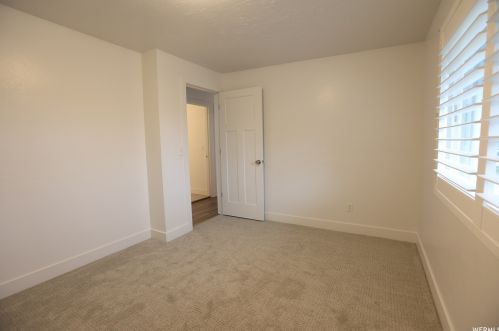 621 Hilo St, Sandy UT 84070-0904 exterior