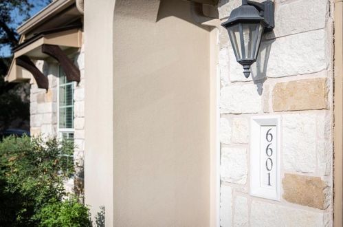 6601 Antigo Ln, Austin, TX 78739-2046