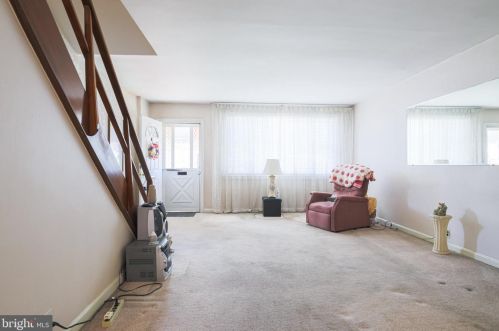 6237 Marsden St, Philadelphia, PA 19135-3207