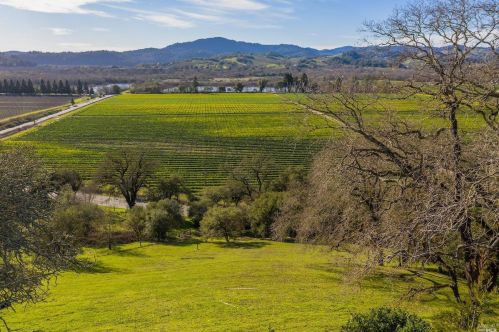 8004 Eastside Rd, Healdsburg, CA 95448-9482