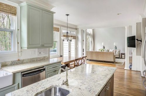 5175 Falcon Chase Ln, Atlanta GA  30342-2155 exterior