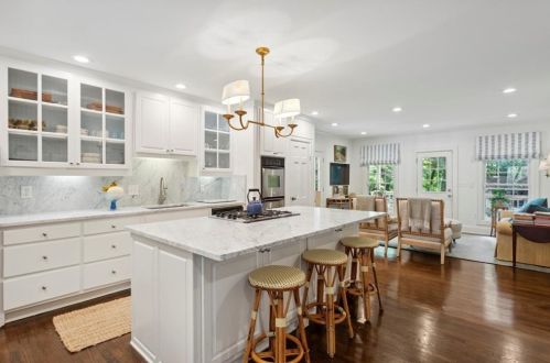 2035 Dellwood Dr, Atlanta GA  30309-1242 exterior