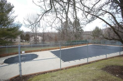113 Overlook Dr, Hackettstown NJ  07840-4614 exterior