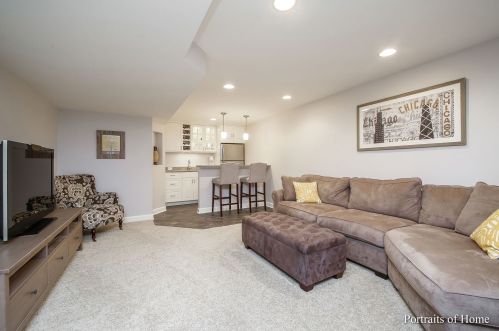 1433 Schoenherr Ave, Lemont IL  60490-3216 exterior
