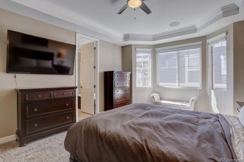 7275 Oak Hill Ct, Aurora CO 80018-1734 exterior