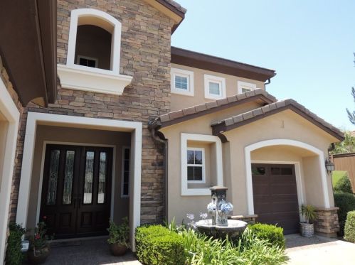 1013 Village Dr, Oceanside, CA 92057-1942
