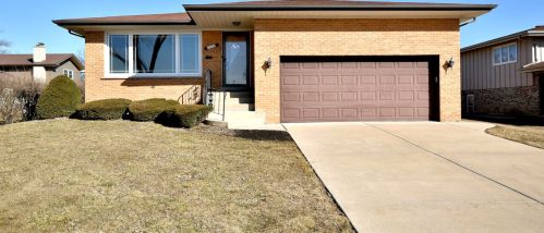 1230 Holtz Ave, Addison, IL 60101-2162