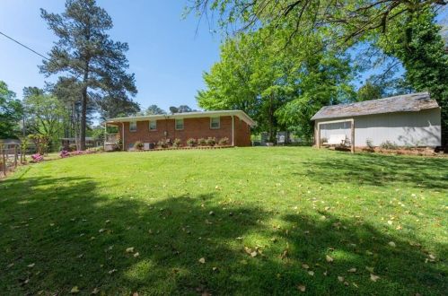 639 San Fernando Dr, Smyrna GA  30080-1435 exterior