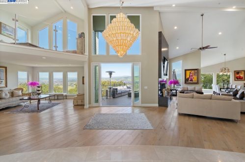 9904 Longview Ln, Pleasanton, CA 94588-8207
