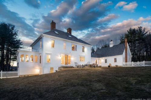 15 Schoolhouse Rd, Granby, CT 06035-1843