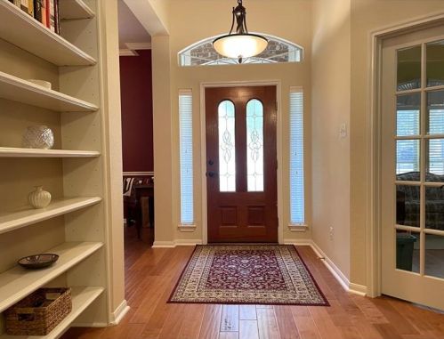 1916 Creole Dr, Austin TX  78727-3420 exterior