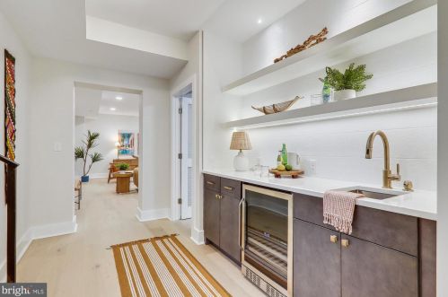 106 Geneva Ave, Silver Spring MD  20910-5105 exterior