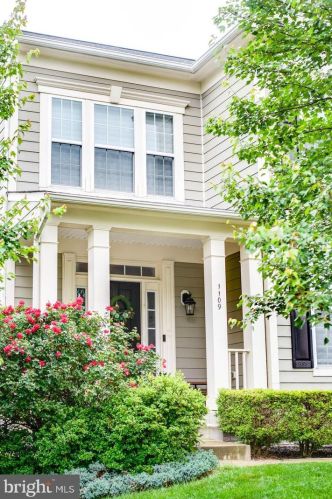 1109 Innis Dr, Fredericksburg, VA 22401-6635